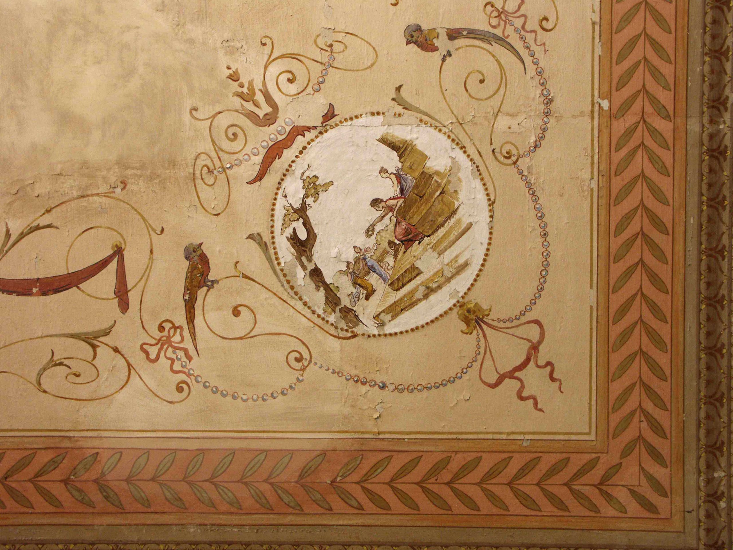 décor plafond avant restauration demeure historique Hyères