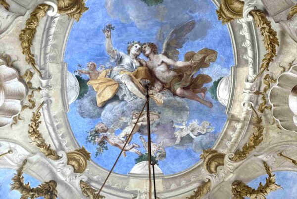 ciel peint et scène mythologique