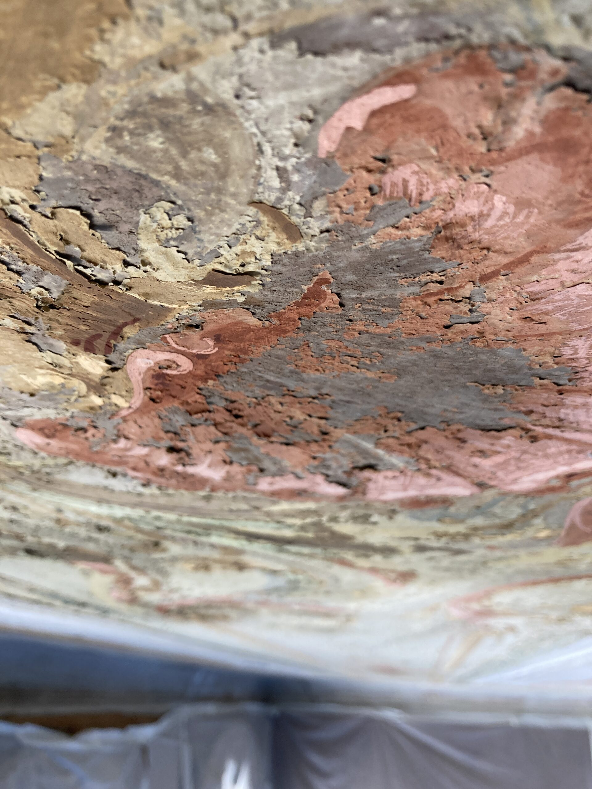 décor plafond peint pulvérulent